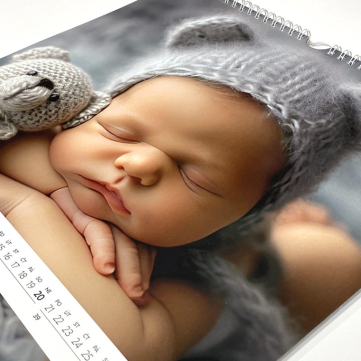 Nástenný fotokalendár Line z vlastných fotiek, 30×30 cm